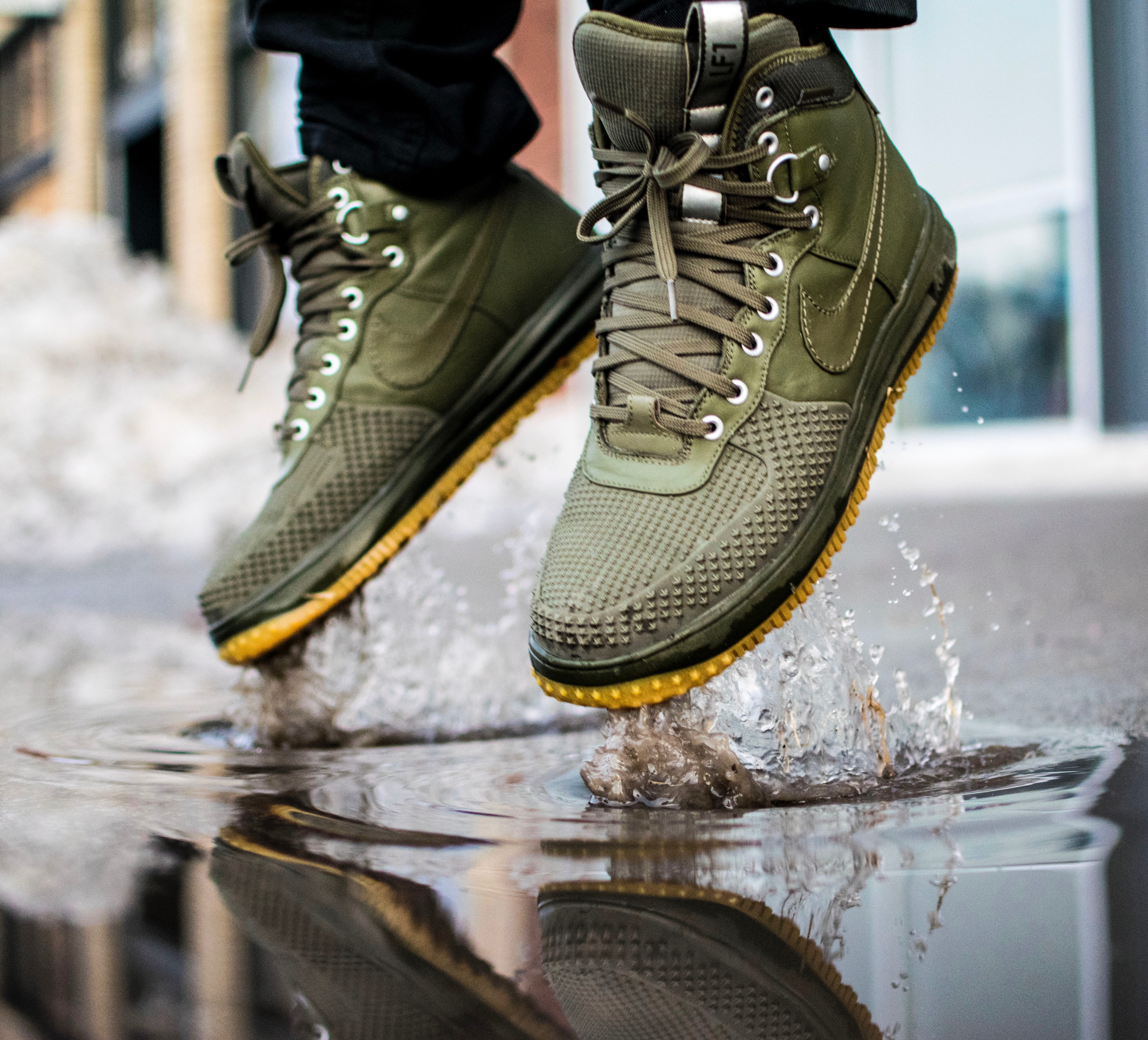 pedir disculpas especificar Diariamente You Can Finally Walk on Water With These New Shoes | Ambo TV